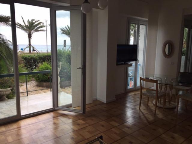 91 Promenade Des Anglais Le Stellamar Nice Bagian luar foto